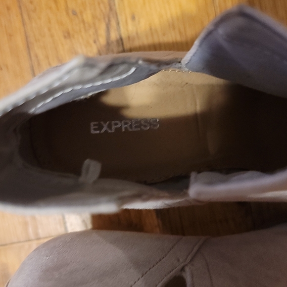 Express size 6 light gray boots - Picture 3 of 5